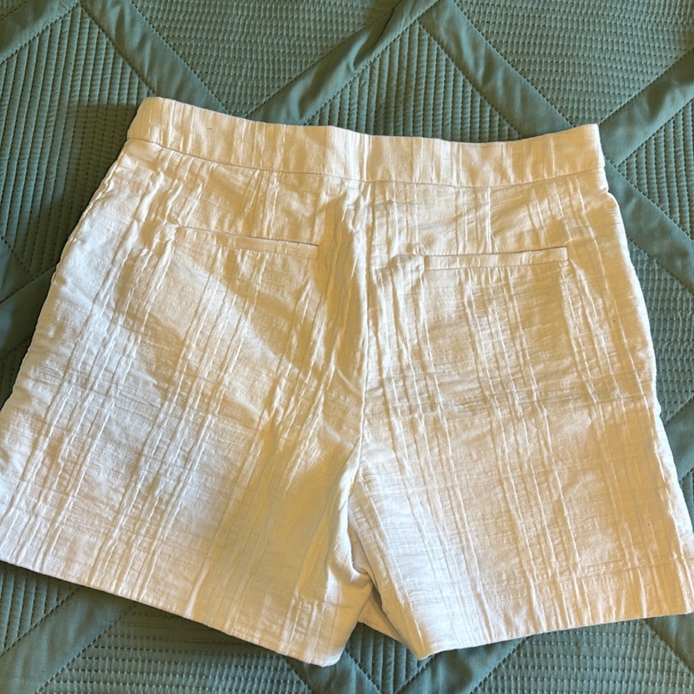 Trina Turk White Shorts - Picture 4 of 5